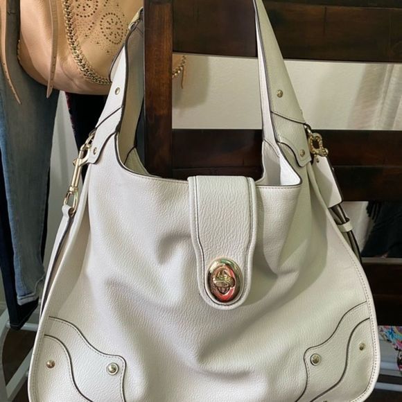 👜⭐️💯Authentic Coach Leather White shoulder bag⭐️ - Picture 10 of 10